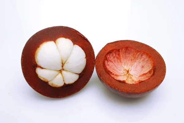 mangosteen beyaz arka plan