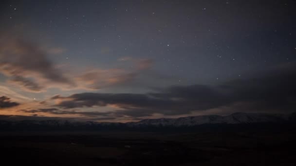 Salida del sol de primavera en la naturaleza en un lugar hermoso. Taymlaps . — Vídeo de stock