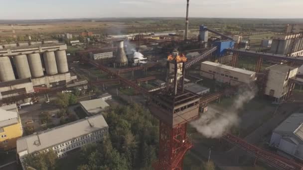 Vista aérea da infra-estrutura industrial, na produção de coque . — Vídeo de Stock