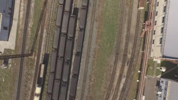 Luchtfoto van industriële infrastructuur, bij de productie van cokes. — Stockvideo