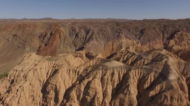 Blick von oben auf die Schluchten — Stockvideo