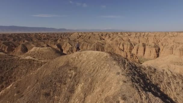 협곡에서 여자 관광 — 비디오