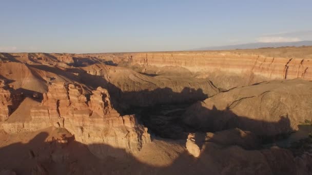 Vista superior de los cañones — Vídeos de Stock