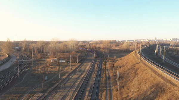 Tiro Aéreo Trem Movendo Longo Mercadorias Ferroviárias Industriais Transporte Drone — Fotografia de Stock