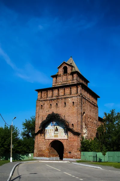 Red stone tower, Kremlin of Kolomna — Stock Photo, Image