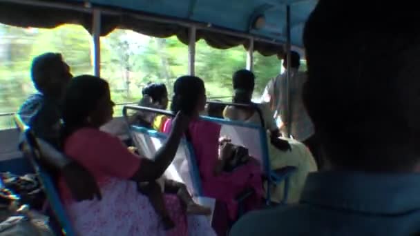 Vervoer per bus in Kerala in India — Stockvideo