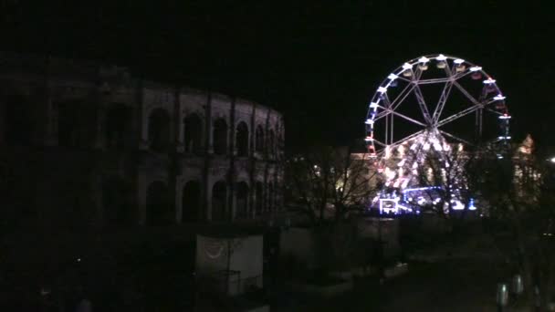 Арена и большое колесо на Рождество — стоковое видео