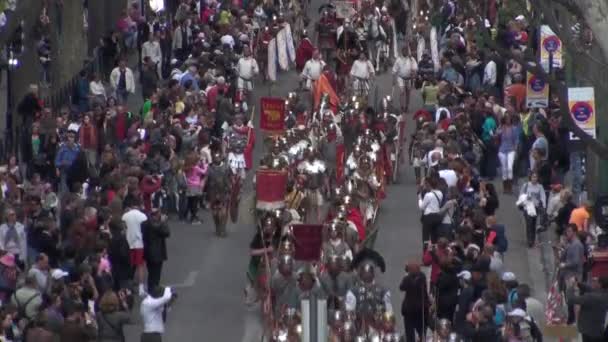 Presentación de gladiadores en la arena de Nimes, en Provenza — Vídeo de stock