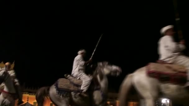 Cavaleiro da fantasia em Marrakech, região de Marrakech-Safi, Marrocos — Vídeo de Stock