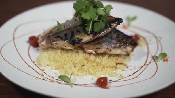 Poisson Grillé Couscous Persil — Video