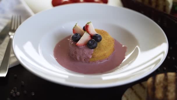 Creamy Blueberry Sauce 카망베르 — 비디오