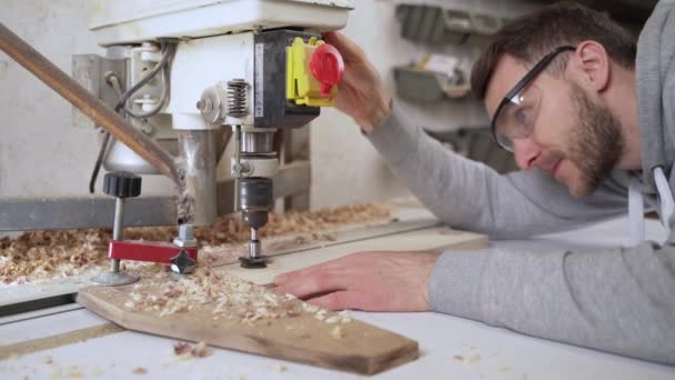 Pekerjaan Bersama Pada Produksi Dan Renovasi Furnitur Kayu Bisnis Kecil — Stok Video