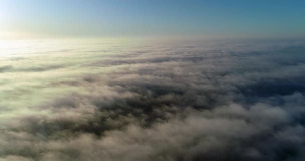 Vue Aérienne Dessus Drone Vole Travers Les Nuages Roulant Sur — Video
