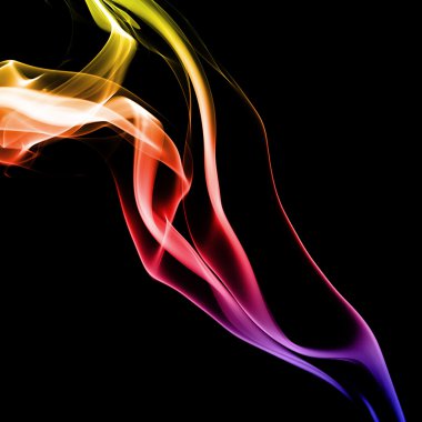 Renk siyah arka plan üzerine duman