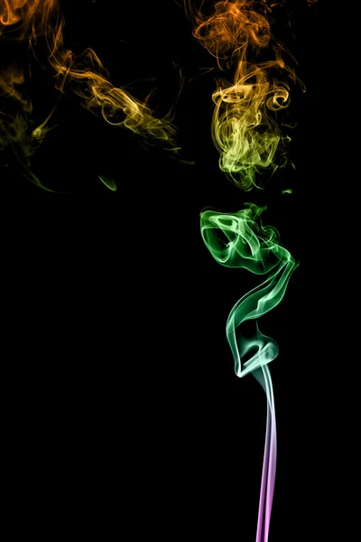 Färg rök på svart bakgrund — Stockfoto