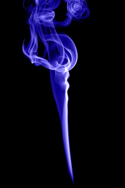 Streszczenie niebieski dym na czarnym tle — Zdjęcie stockowe