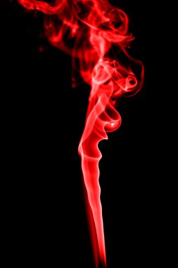 Siyah arkaplanda soyut kırmızı duman