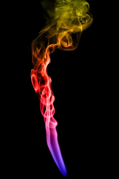 Abstraktní barevný kouř na černém pozadí — Stock fotografie