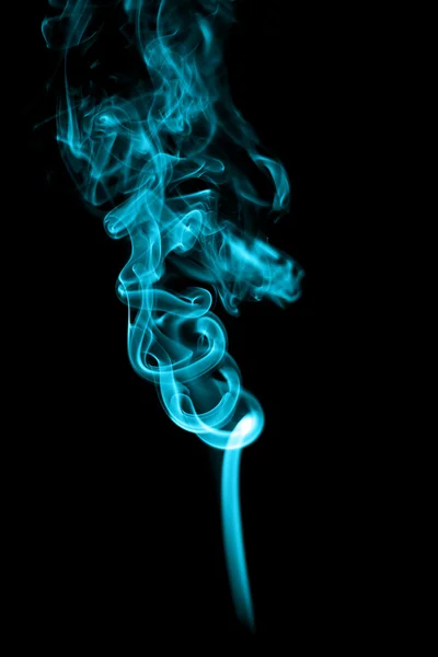 Astratto fumo ciano su sfondo nero — Foto Stock