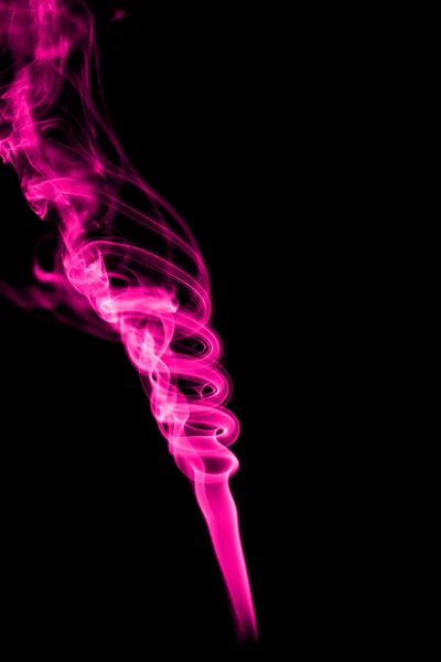 Abstracte roze rook op zwarte achtergrond — Stockfoto