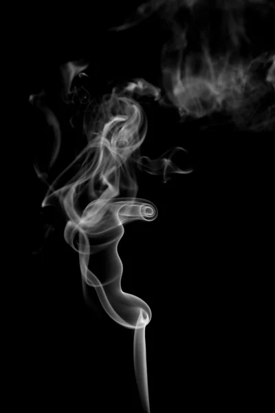 Siyah arkaplanda soyut beyaz duman — Stok fotoğraf