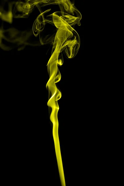 Abstrakt gul rök på svart bakgrund — Stockfoto
