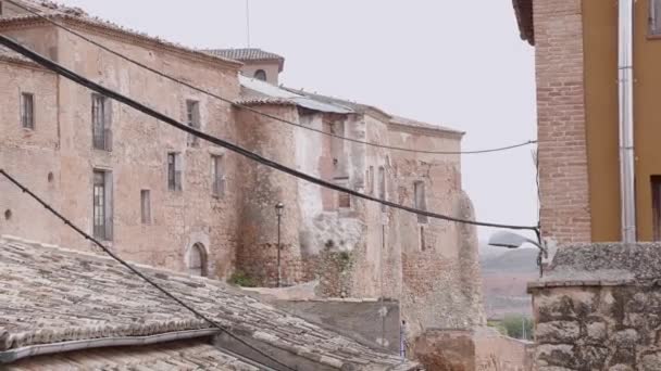 Einsame Stadt und Lichtdrähte — Stockvideo