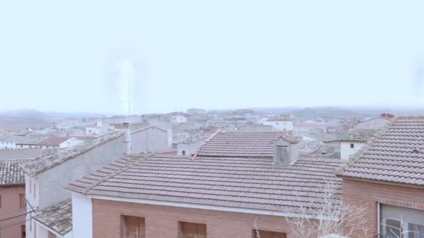Telhados com chaminés fumegantes — Vídeo de Stock