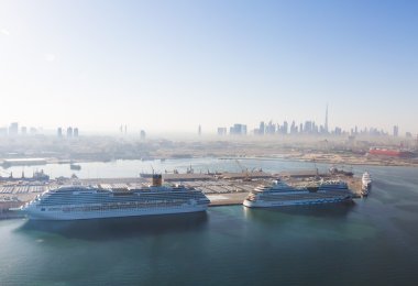 Birleşik Arap Emirlikleri, Dubai, 03/12/2015, Dubai cruise terminal, port rashid bağlantı noktası. Yolcu gemilerine yerleştirme.