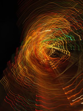 Koyun kesilen ağacın etrafında sokulmuş bir alanda soğuk Avrupa buzlu kışlık