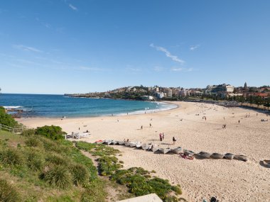 Coogee, Sydney Avustralya, 06/10/2015, açık mavi gökyüzü ile Coogee plaj