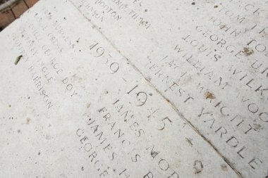 Thornton Cleveleys, İngiltere, 07/14/2014, Dünya Savaşı 1 ve 2. Dünya Savaşı hayatlarını kaybeden askerler için Thornton ICI Savaş Anıtı.