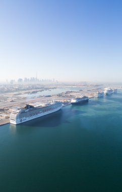 Birleşik Arap Emirlikleri, Dubai, 03/12/2015, Dubai cruise terminal, port rashid bağlantı noktası. Yolcu gemilerine yerleştirme.