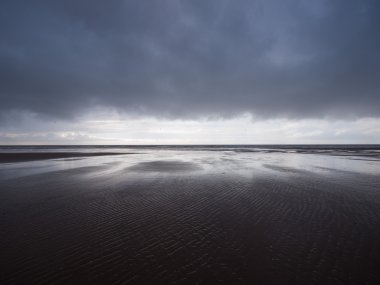 İngiltere, Blackpool, 04/22/2015, sefil blackpool plaj manzara bulutlu