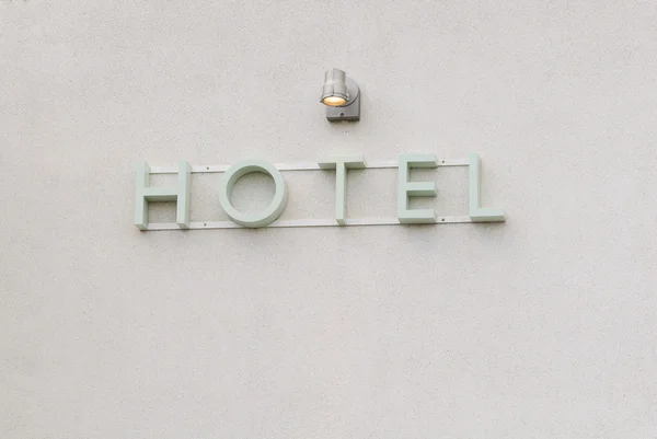 Angleterre, Morecambe, 16 / 08 / 2015, Week-end vintage au bord de la mer à l'hôtel Midland, Midland Hotel art déco extérieur et enseigne . — Photo