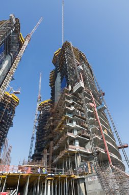 Birleşik Arap Emirlikleri, Dubai, 05/21/2015, Damac Towers Dubai Paramount, inşaat ve bina cityscape arka plan ile ariel sayısı