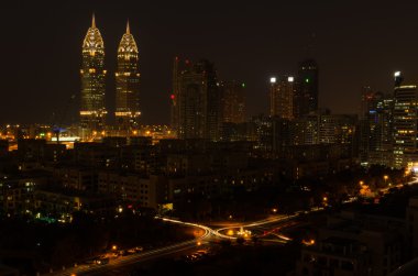 Dubai dubai, Dubai dubai iş kuleleri gece yaktı