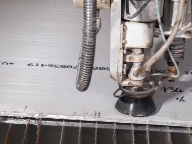 Paslanmaz çelik malzemeler ile su basıncı kesme
