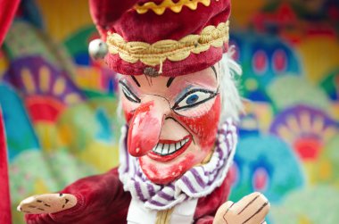 Punch ve judy kukla--dan yumruk