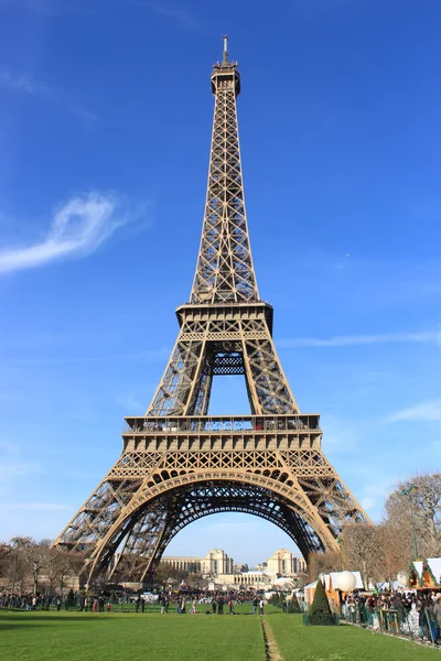 La torre Eiffel e o campeão de mars — Fotografia de Stock