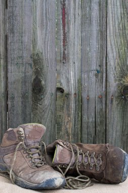 eski hiking ayakkabıları