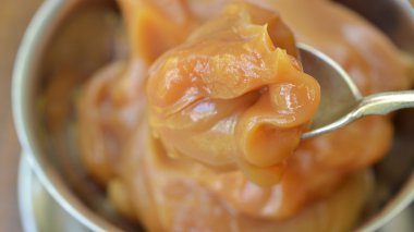 karamel kremalı tatlı 