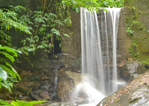 Stone wall waterfall — Stock Photo, Image