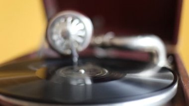 Döngü-güçlü Vintage Video, eski rekor, yakından - 1920 x 1080 Full Hd oynarken gramofon,