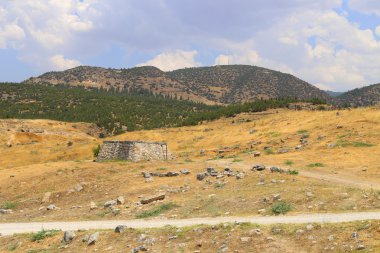 hierapolis antik Greko-Romen ve Bizans City south gate Tapınağı. Bu pamukkale için bitişik yer almaktadır