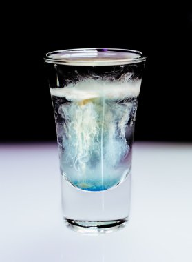 Bir denizanası kokteyl