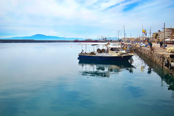 Landschap van Navarinou weg bij Kalamata Peloponnesos, Griekenland — Stockfoto