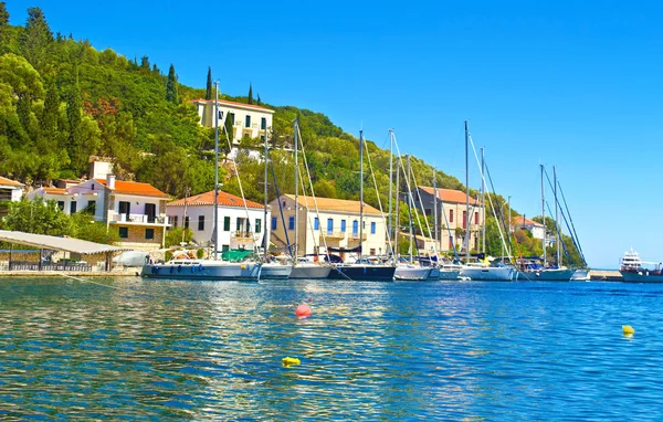 Kioni hafen auf ithaca griechenland — Stockfoto