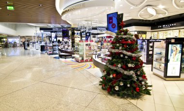 Atina Yunanistan Eleftherios Venizelos Havalimanı'nda Duty free mağazaları