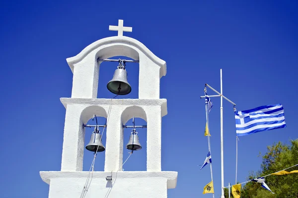 Kerk Belfort en de Griekse vlag — Stockfoto